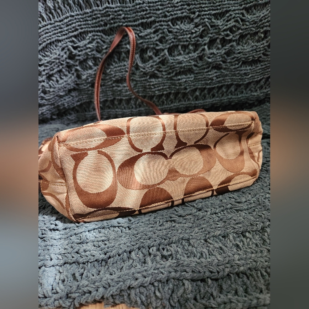 Coach Brown Signature Tote Bag- Special Edition - Picture 3 of 16